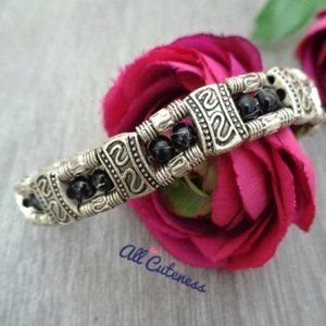 🎀 (NWOT) Beaded Bracelet